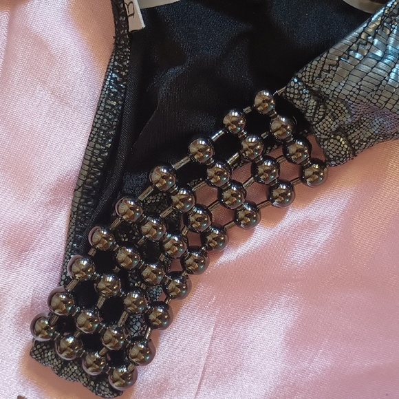 Beach Bunny NWT Toxic XS Top M Bottom - Picture 2 of 9